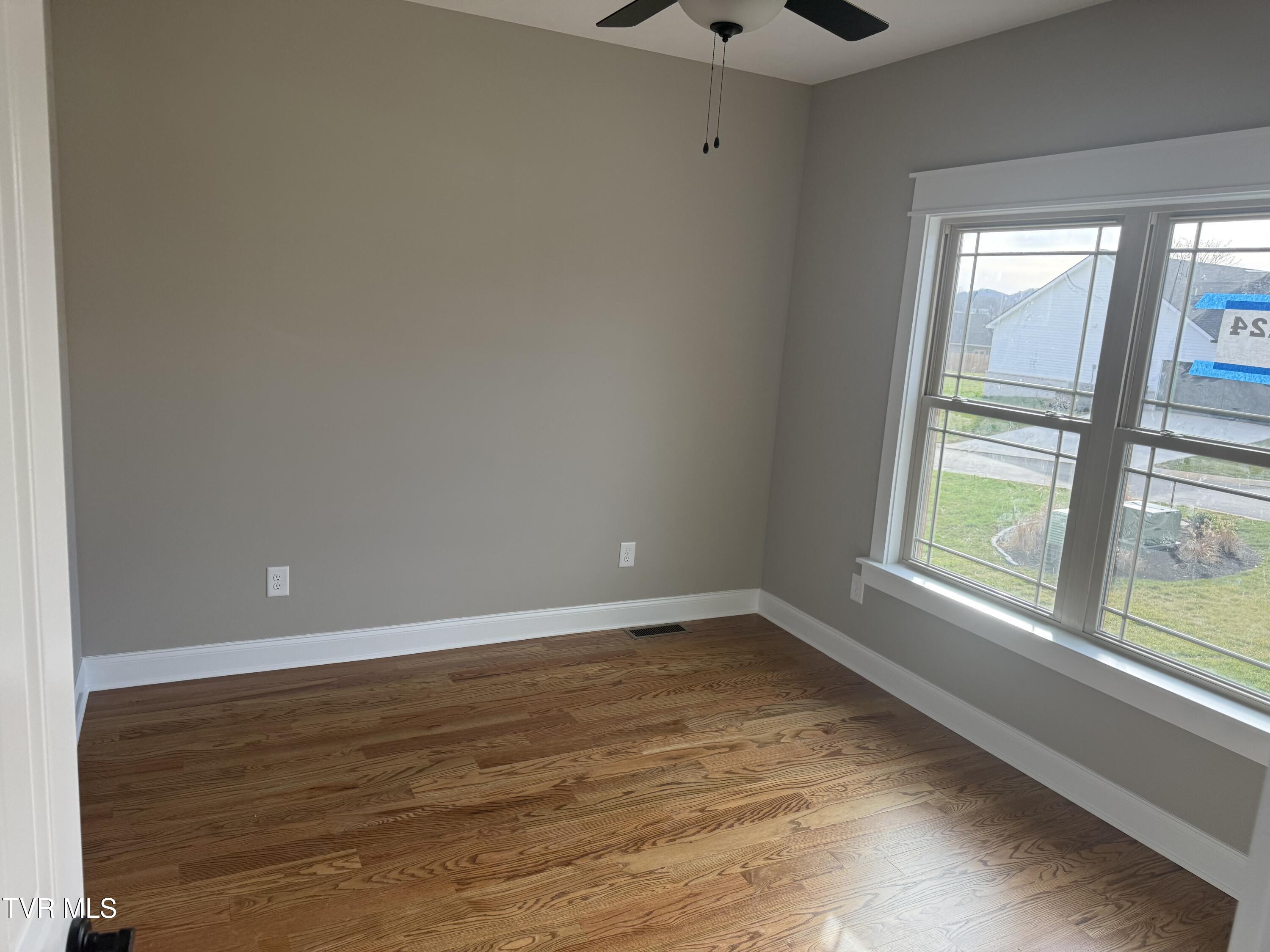 Jonesborough, Tennessee, 37659, United States, 4 Bedrooms Bedrooms, ,3 BathroomsBathrooms,Residential,For Sale,2008783