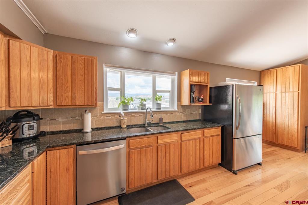 Austin, Colorado, 81410, United States, 4 Bedrooms Bedrooms, ,3 BathroomsBathrooms,Residential,For Sale,1976100