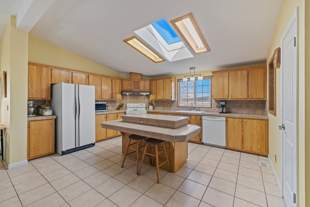 KLAMATH FALLS, Oregon, 97603, United States, 3 Bedrooms Bedrooms, ,2 BathroomsBathrooms,Residential,For Sale,1984310