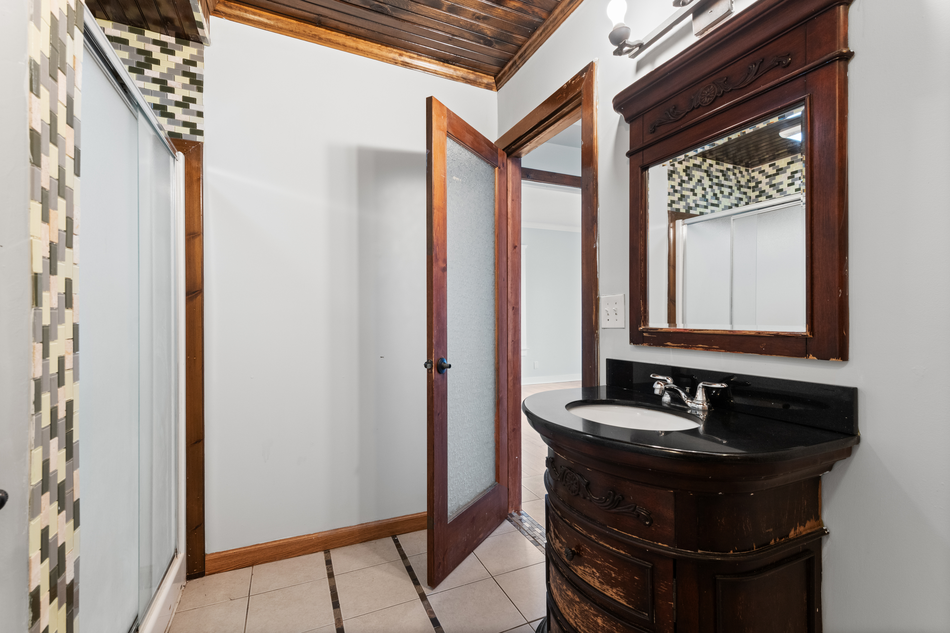 West Haven, Connecticut, 06516, United States, 5 Bedrooms Bedrooms, ,4 BathroomsBathrooms,Residential,For Sale,1991018