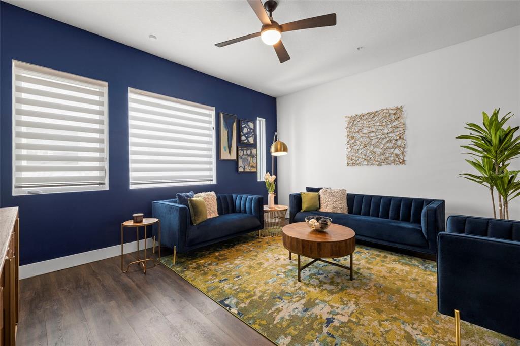 St Petersburg, Florida, 33701, United States, 2 Bedrooms Bedrooms, ,3 BathroomsBathrooms,Residential,For Sale,1994589