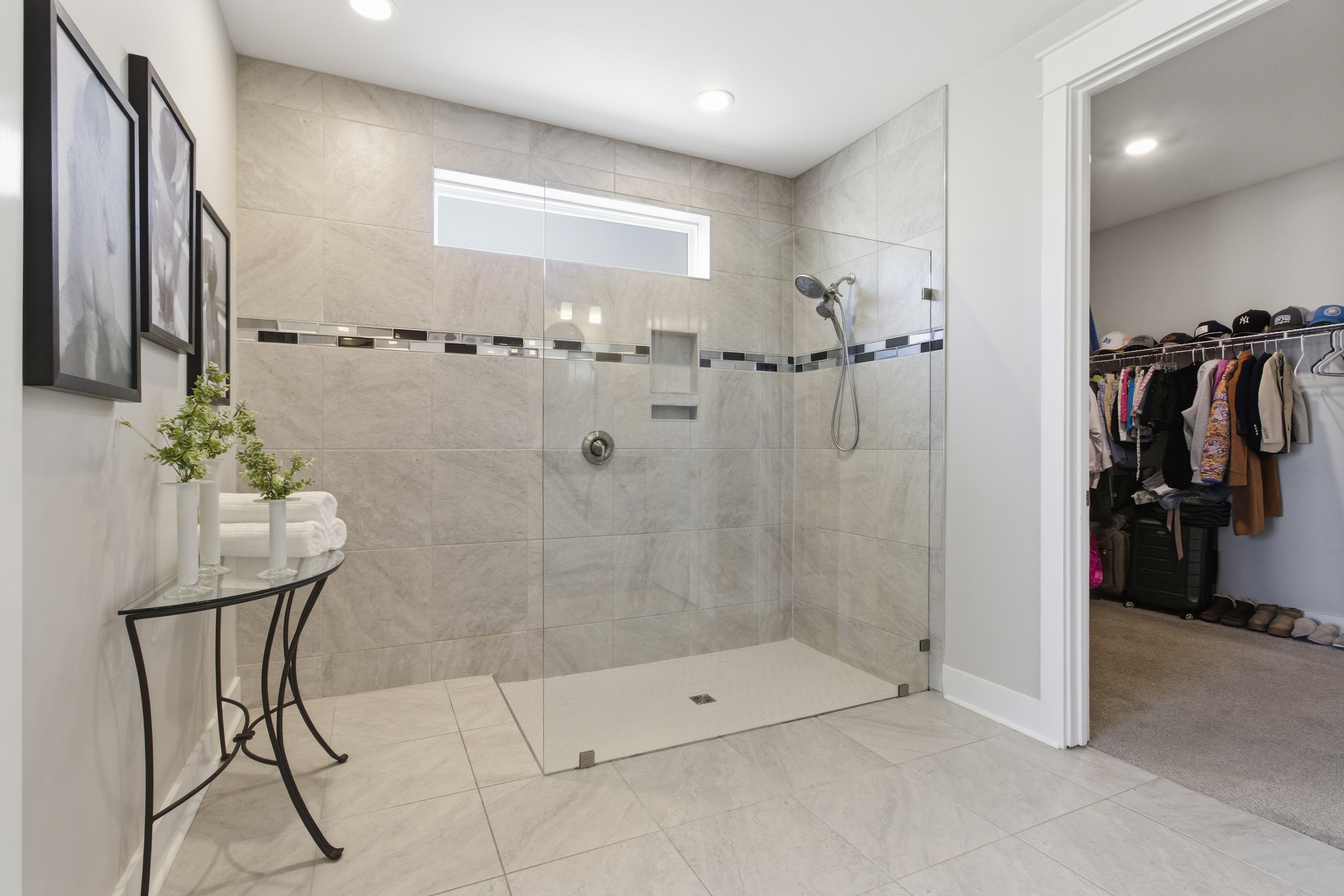  Spacious Corner-Lot Retreat With Flexible Living - 物件實景