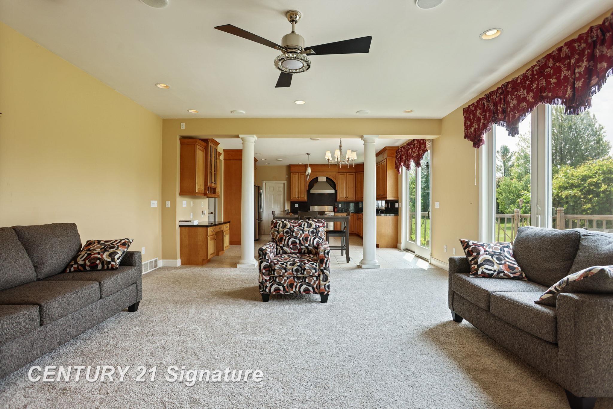 Saginaw, Michigan, 48603, United States, 4 Bedrooms Bedrooms, ,4 BathroomsBathrooms,Residential,For Sale,1920670