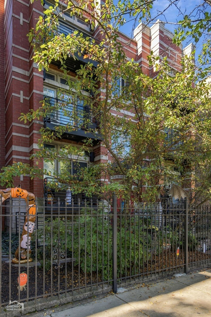 Ashland Ave, Chicago, IL 60613 #1
