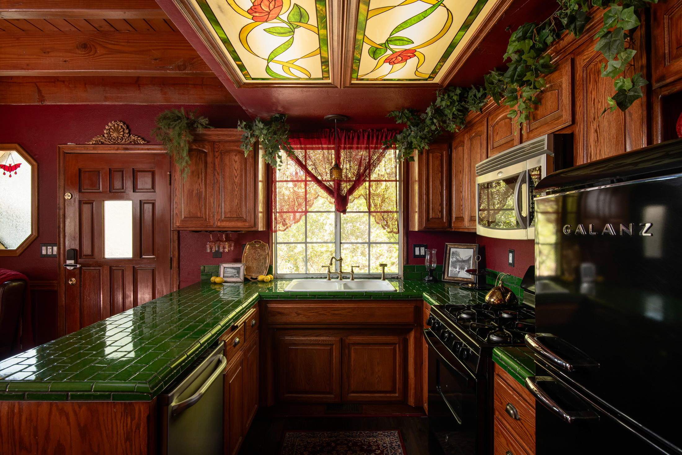  23594 Hillside Drive, Crestline, CA 92325 - 物件實景