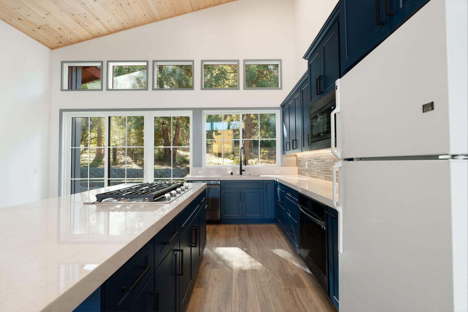 Idyllwild, California, 92549, United States, 3 Bedrooms Bedrooms, ,2 BathroomsBathrooms,Residential,For Sale,1974453