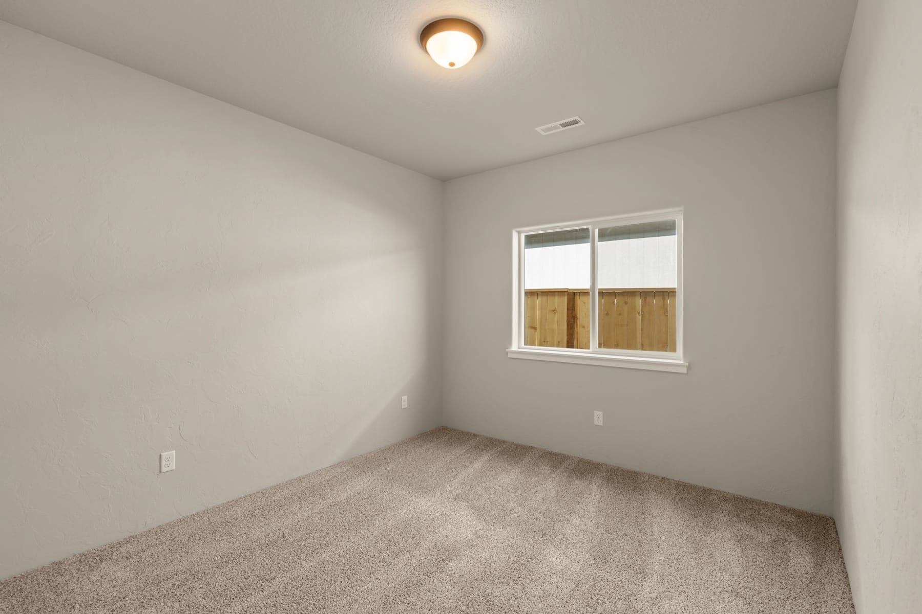  2235 Piazza Drive Medford, OR 97501 - 物件實景