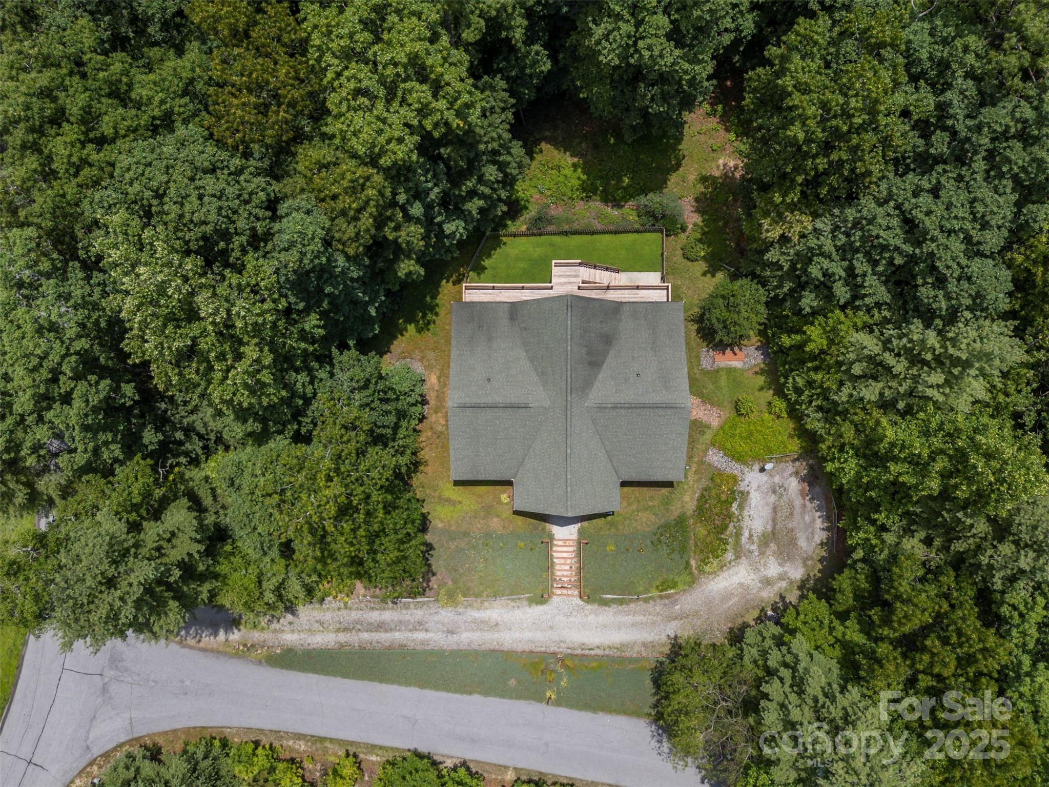 Saluda, North Carolina, 28773, United States, 3 Bedrooms Bedrooms, ,3 BathroomsBathrooms,Residential,For Sale,1996428