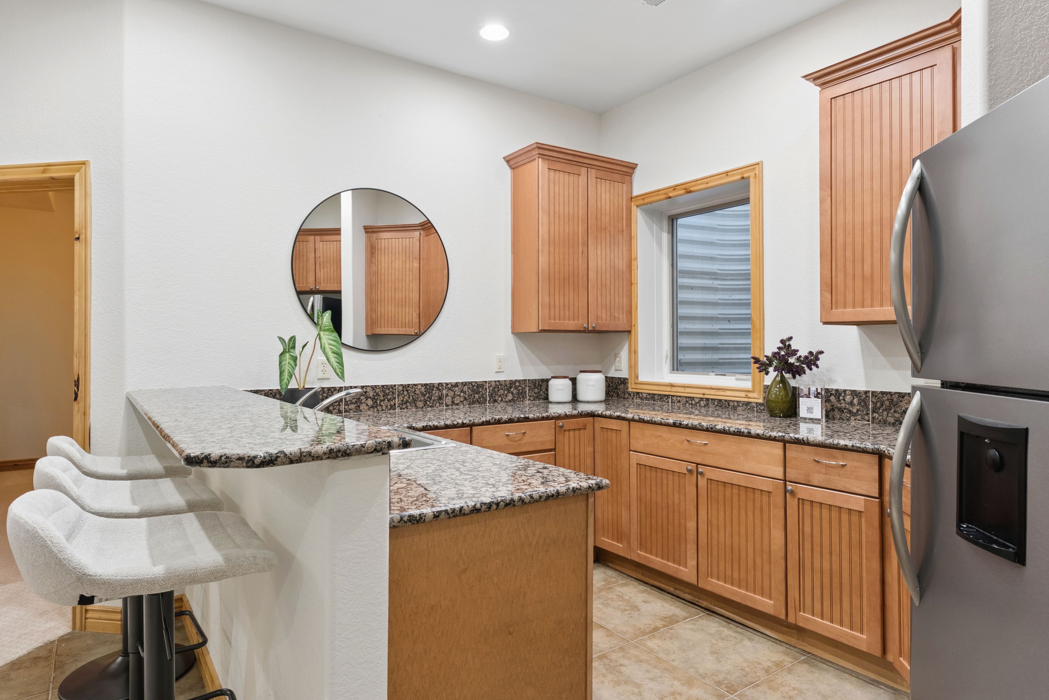  2895 S Cook Street  Finished Walkout Home - 物件實景