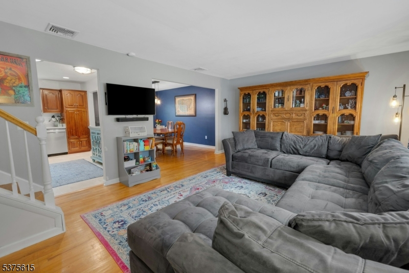Rockaway Boro, New Jersey, 07866, United States, 3 Bedrooms Bedrooms, ,3 BathroomsBathrooms,Residential,For Sale,1918524