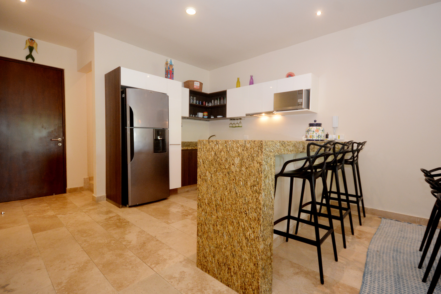  TWO LEVEL PENTHOUSE WITH THREE INDEPENDENT ACCESSES - 物件實景
