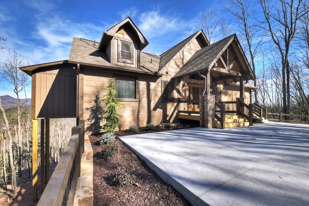 Mineral Bluff, Georgia, 30559, United States, 4 Bedrooms Bedrooms, ,4 BathroomsBathrooms,Residential,For Sale,2010498