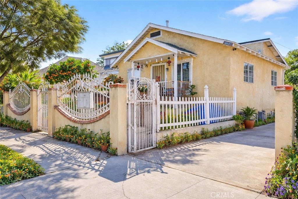 48th St, Los Angeles, CA 90011
