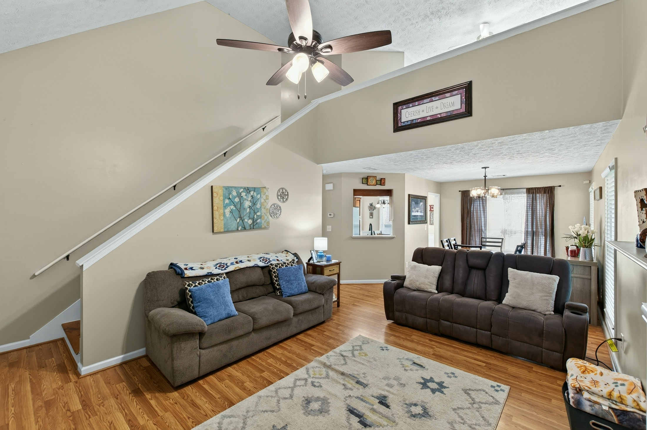  Charming Home on an Expansive 2.8+/- Acre Corner Lot - 物件實景