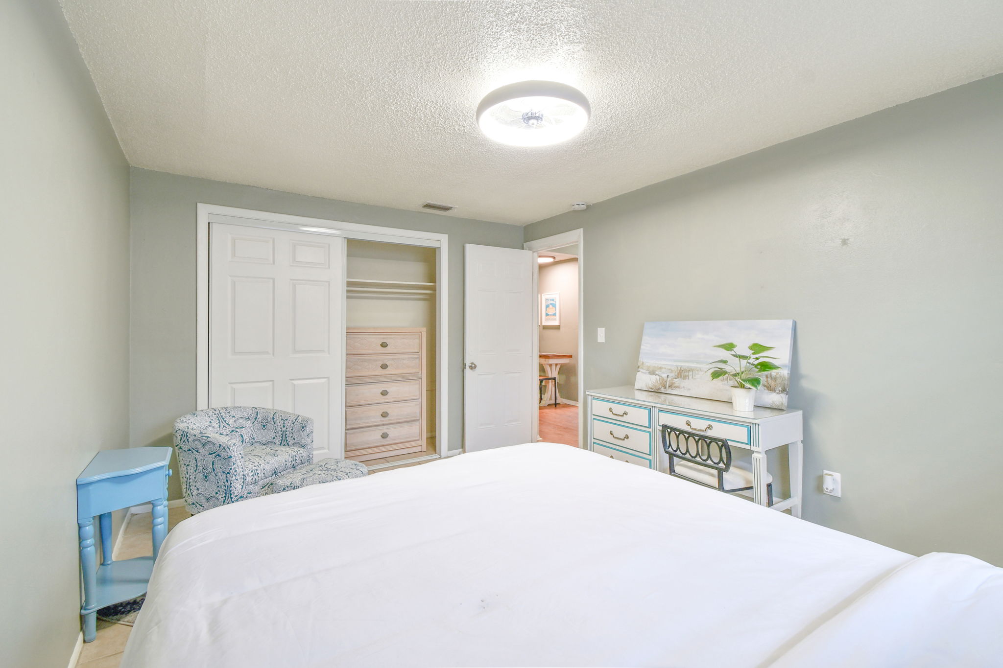 Dunedin, Florida, 34698, United States, 2 Bedrooms Bedrooms, ,1 BathroomBathrooms,Residential,For Sale,1983478