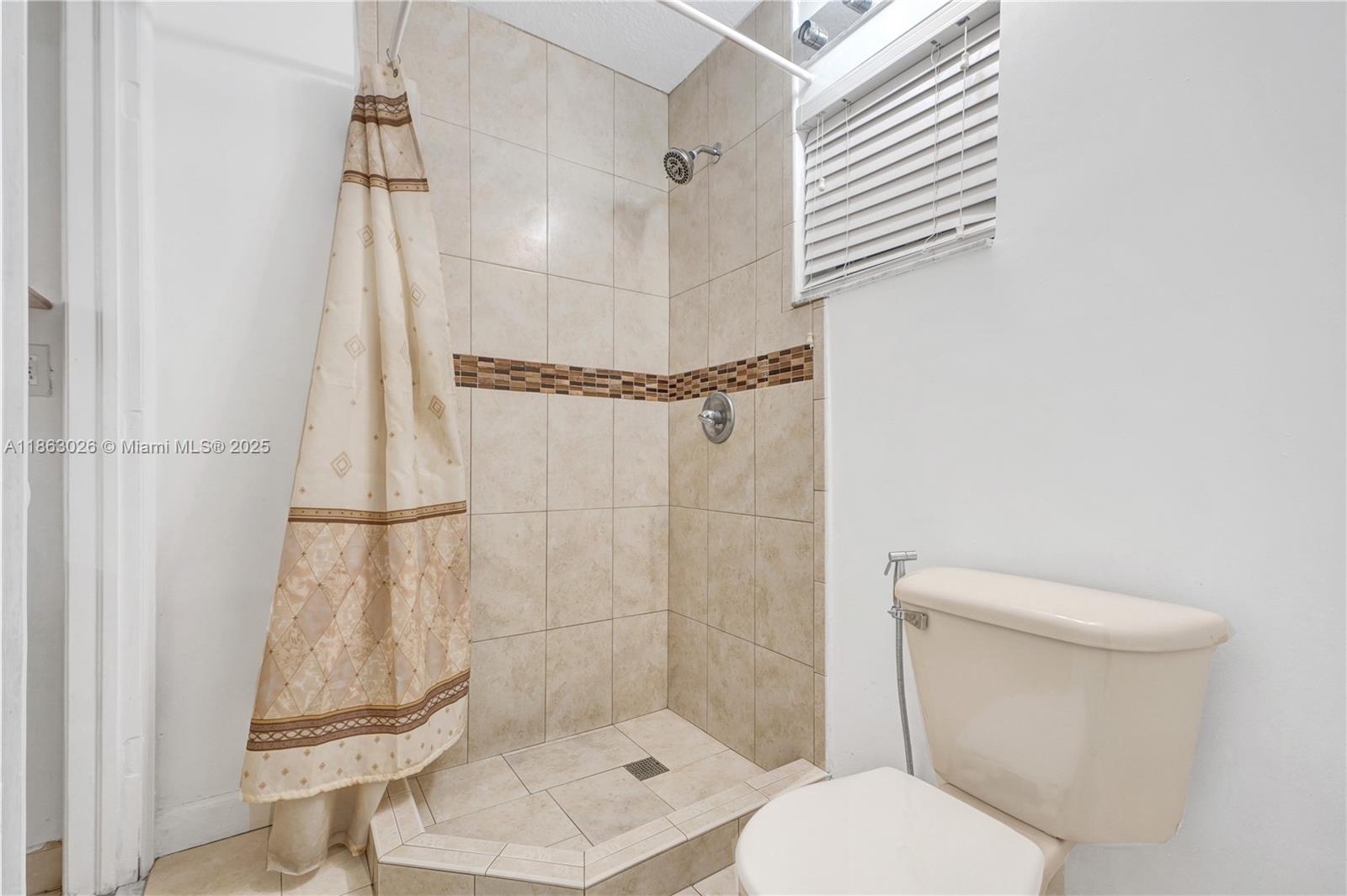 Miami, Florida, 33187, United States, 4 Bedrooms Bedrooms, ,3 BathroomsBathrooms,Residential,For Sale,1926349