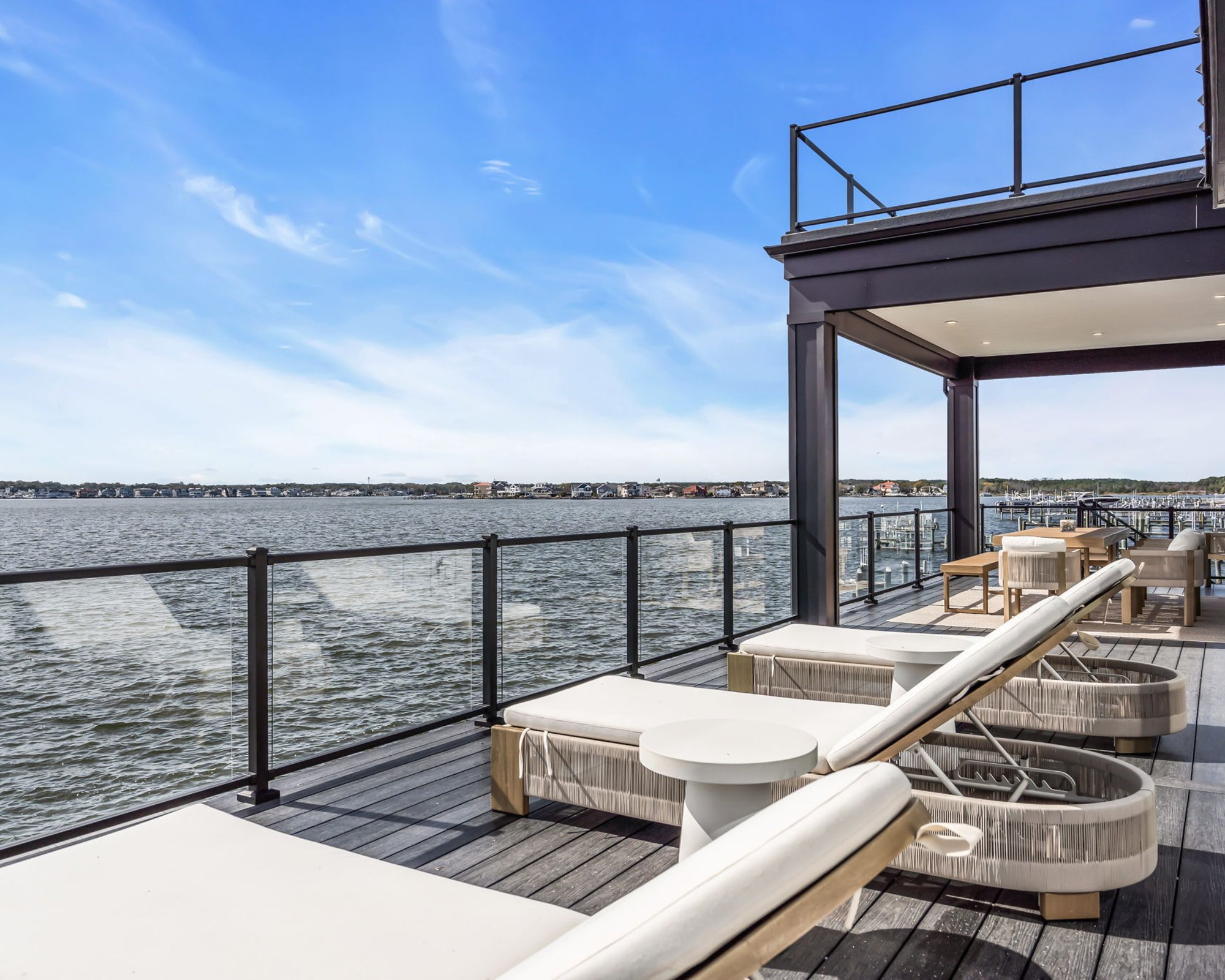  Exceptional Custom Built Waterfront Home - 物件實景
