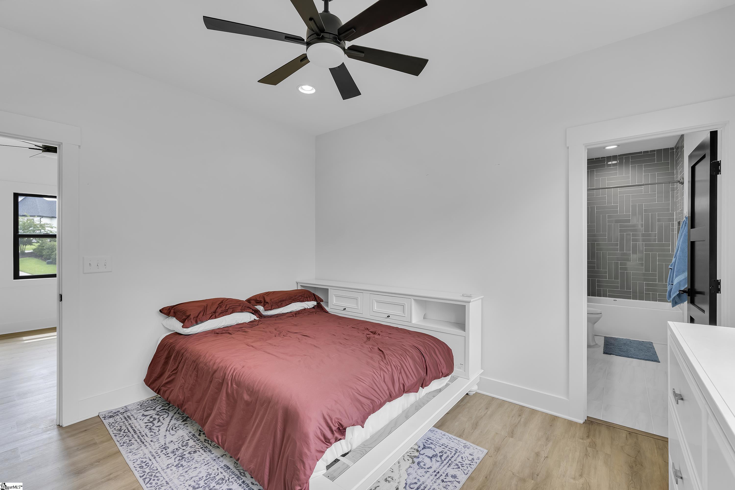 Simpsonville, South Carolina, 29681, United States, 5 Bedrooms Bedrooms, ,5 BathroomsBathrooms,Residential,For Sale,1913796