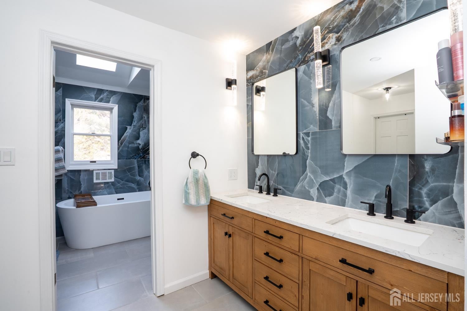 North Brunswick, New Jersey, 08902, United States, 5 Bedrooms Bedrooms, ,3 BathroomsBathrooms,Residential,For Sale,2002843