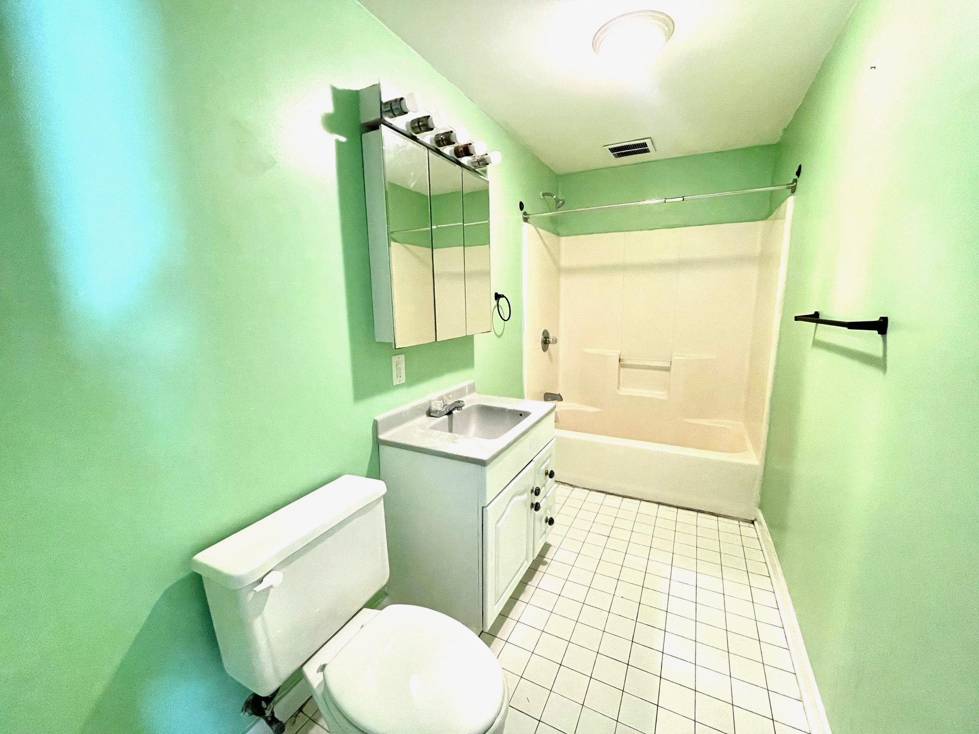 Ansonia, Connecticut, 06401, United States, 8 Bedrooms Bedrooms, ,3 BathroomsBathrooms,Residential,For Sale,1979157