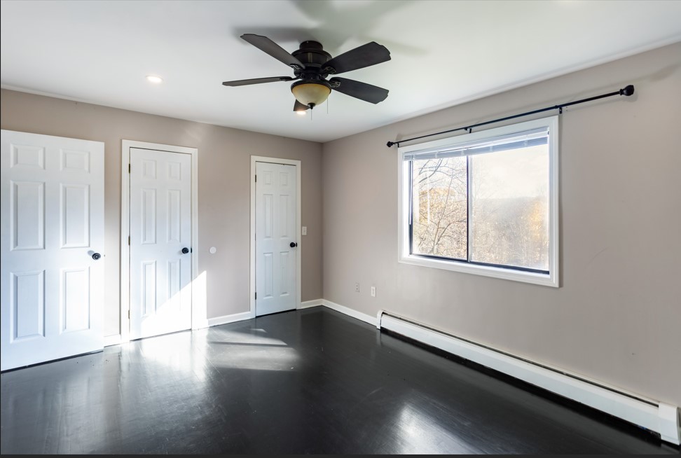 Shelton, Connecticut, 06484, United States, 3 Bedrooms Bedrooms, ,3 BathroomsBathrooms,Residential,For Sale,1988603