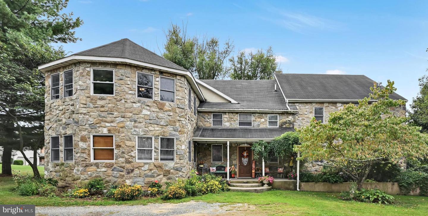 Manheim, Pennsylvania, 17545, United States, 7 Bedrooms Bedrooms, ,3 BathroomsBathrooms,Residential,For Sale,1991090