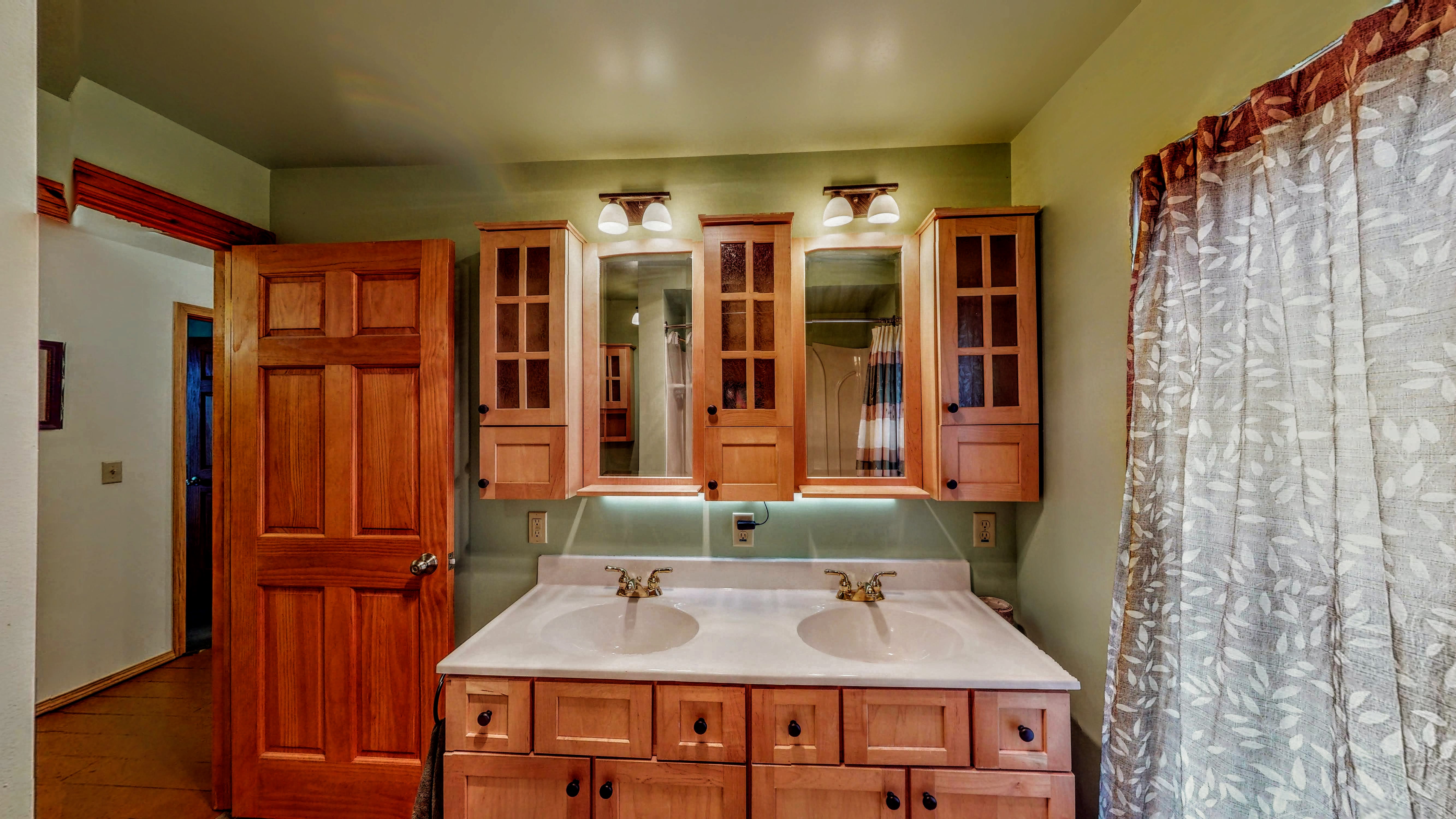 Milford, Wisconsin, 53551, United States, 4 Bedrooms Bedrooms, ,2 BathroomsBathrooms,Residential,For Sale,1889532