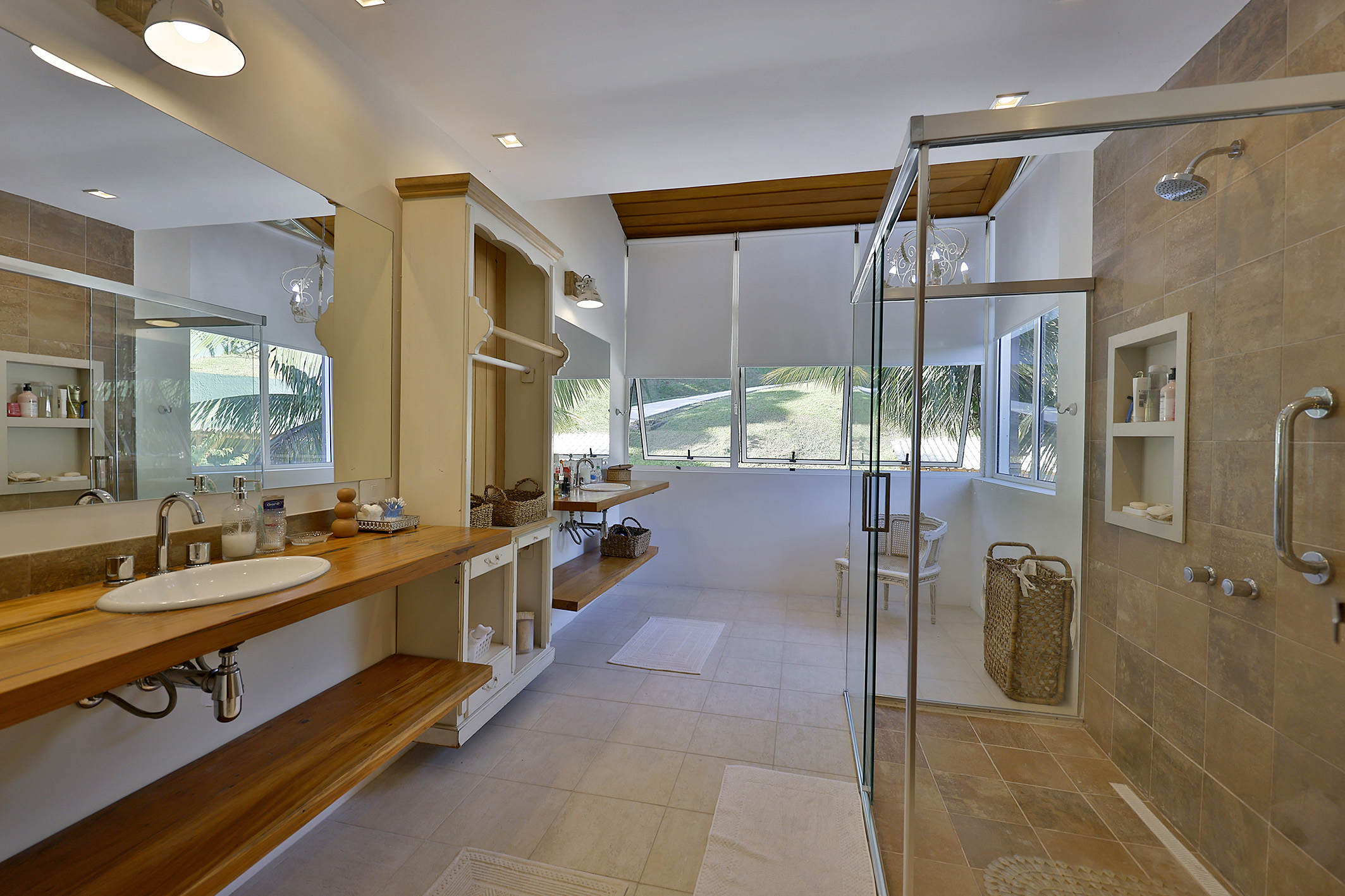  Beachfront house with a swimming pool and a gym - 物件實景
