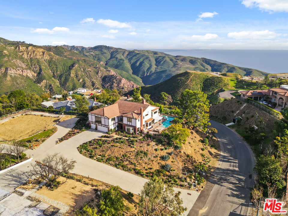 Malibu, California, 90265, United States, 4 Bedrooms Bedrooms, ,3 BathroomsBathrooms,Residential,For Sale,2001973