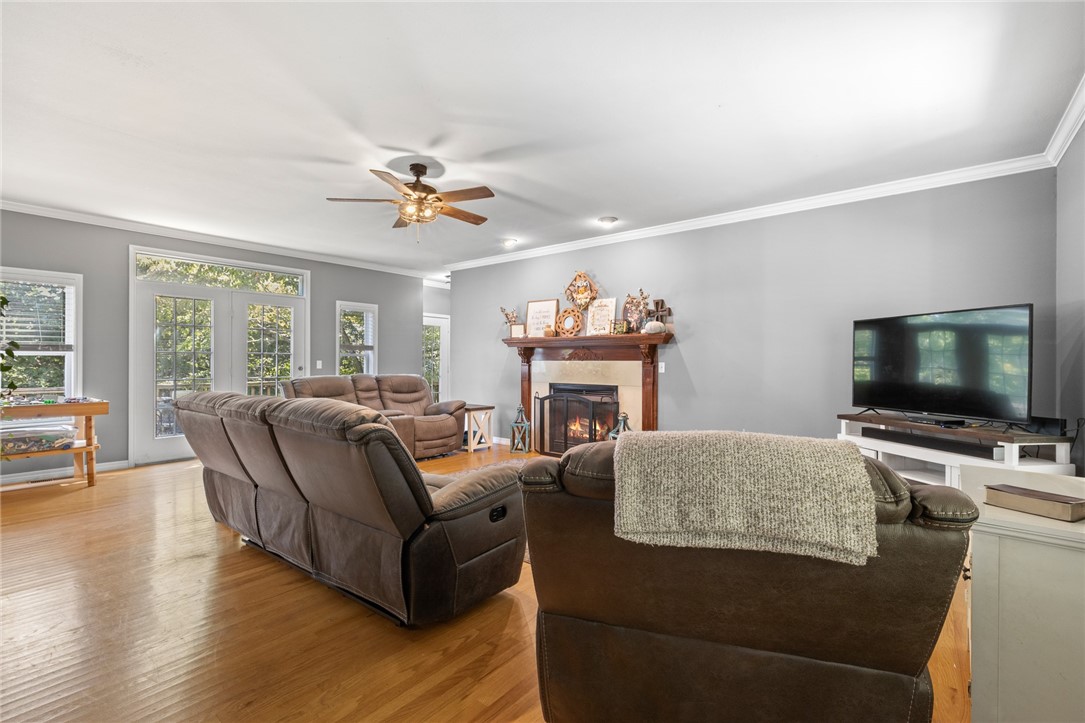 Harrison, Arkansas, 72601, United States, 5 Bedrooms Bedrooms, ,4 BathroomsBathrooms,Residential,For Sale,1934554