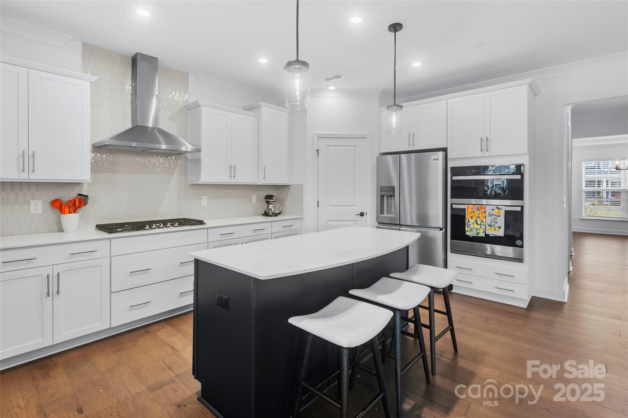 Charlotte, North Carolina, 28278, United States, 5 Bedrooms Bedrooms, ,5 BathroomsBathrooms,Residential,For Sale,1866050