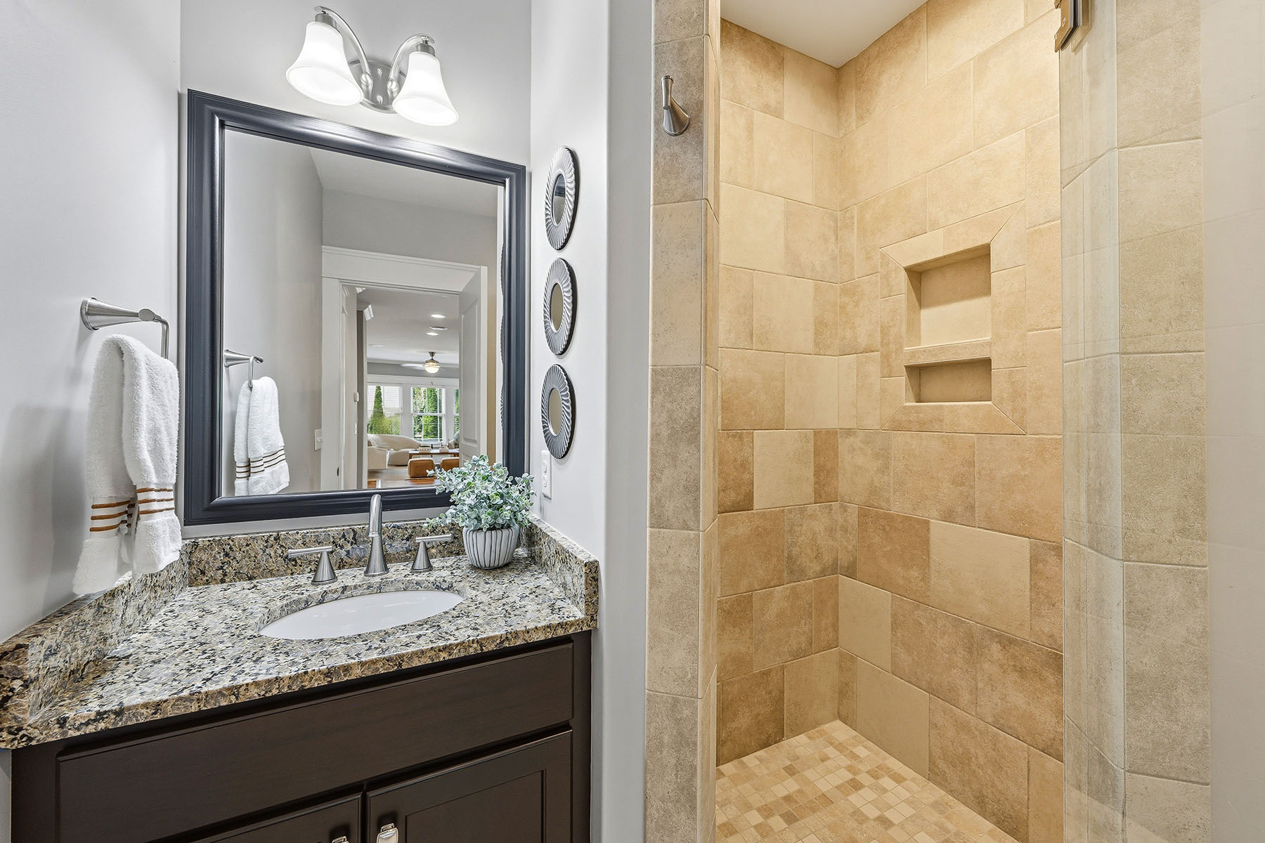  FAIRVIEW - 物件實景