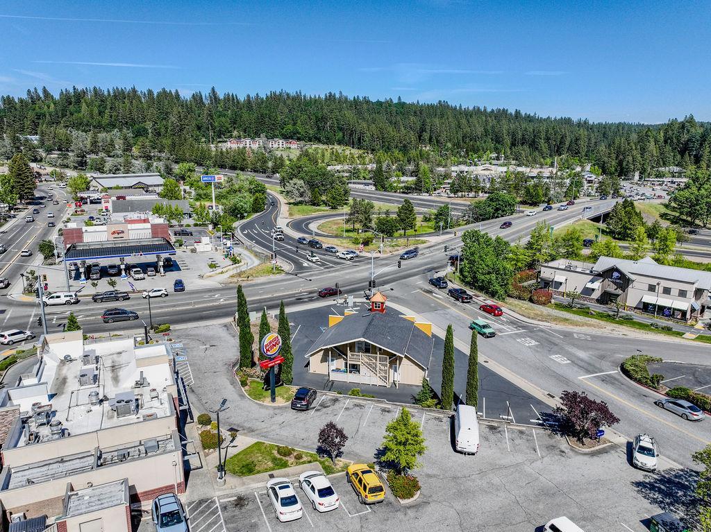 Grass Valley, California, 95945, United States, 2 Bedrooms Bedrooms, ,3 BathroomsBathrooms,Residential,For Sale,1976579