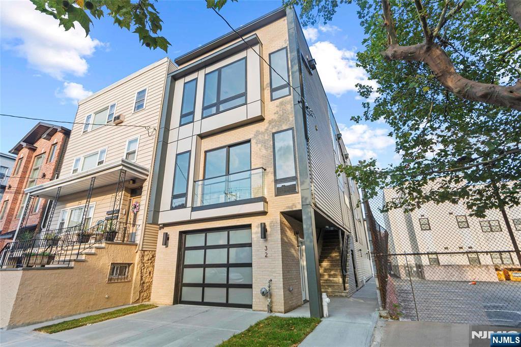 Jersey City, New Jersey, 07307, United States, 3 Bedrooms Bedrooms, ,3 BathroomsBathrooms,Residential,For Sale,2002133