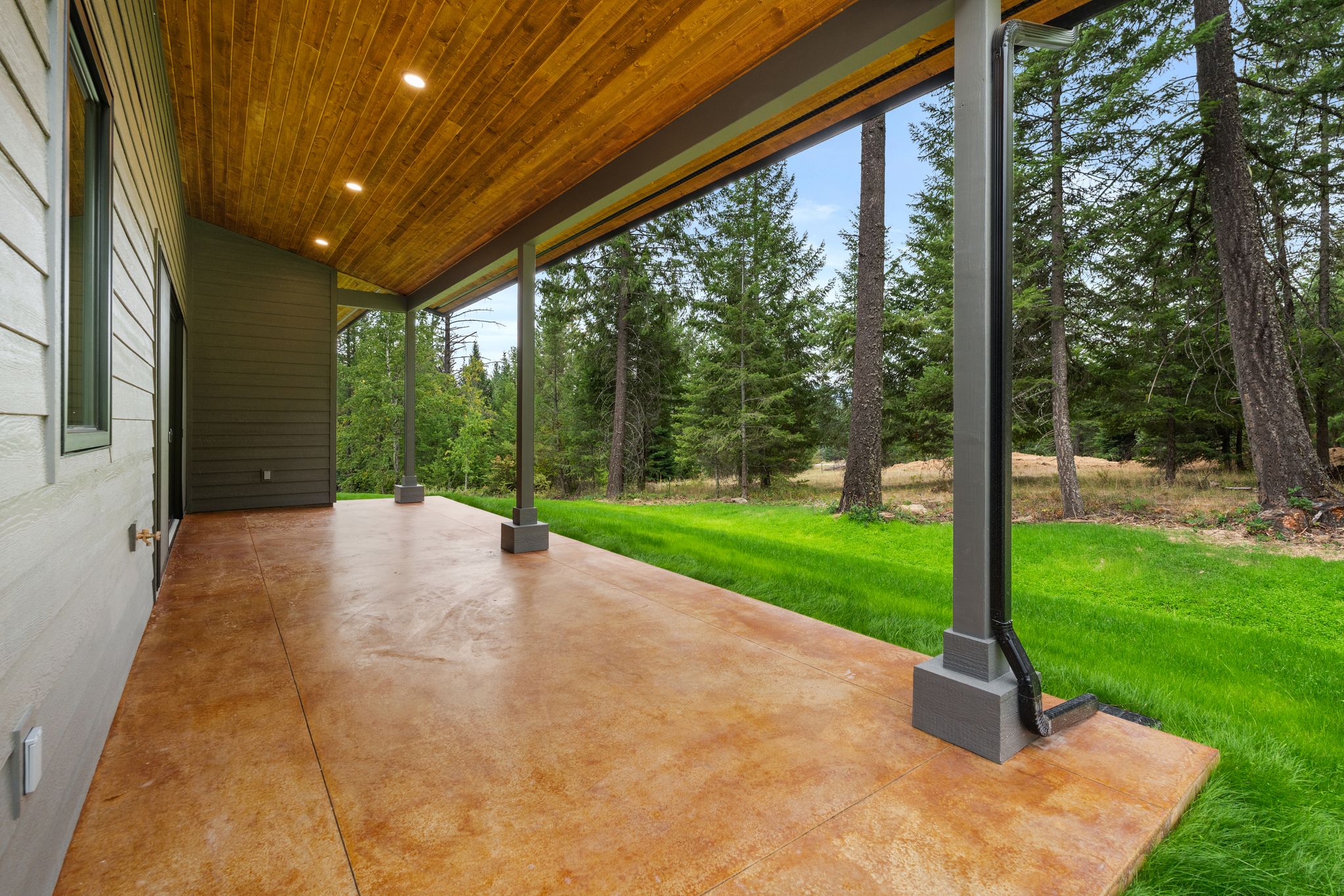 Sandpoint, Idaho, 83864, United States, 3 Bedrooms Bedrooms, ,3 BathroomsBathrooms,Residential,For Sale,1981039