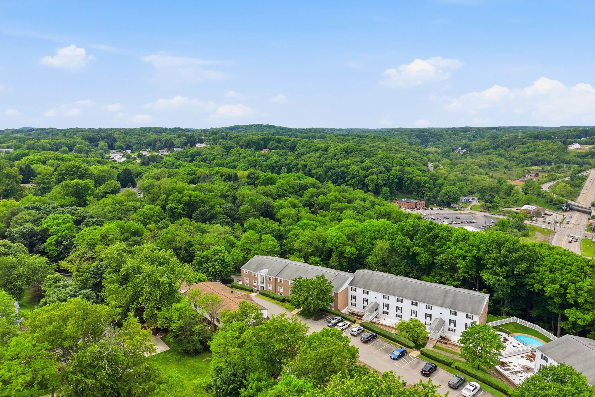  907 Camelot Drive, Pittsburgh, PA 15237 - 物件實景