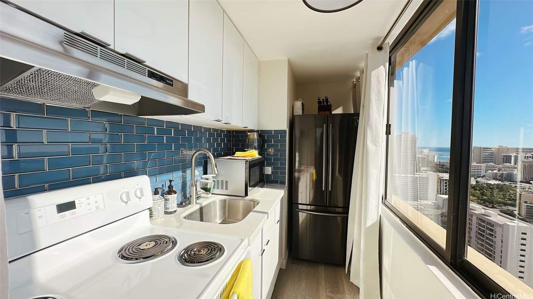 Honolulu, Hawaii, 96815, United States, 1 Bedroom Bedrooms, ,2 BathroomsBathrooms,Residential,For Sale,1901769
