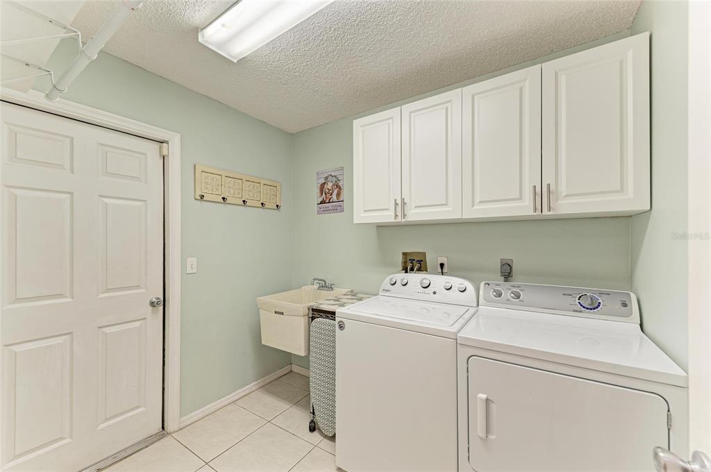 Bradenton, Florida, 34212, United States, 3 Bedrooms Bedrooms, ,2 BathroomsBathrooms,Residential,For Sale,1751964
