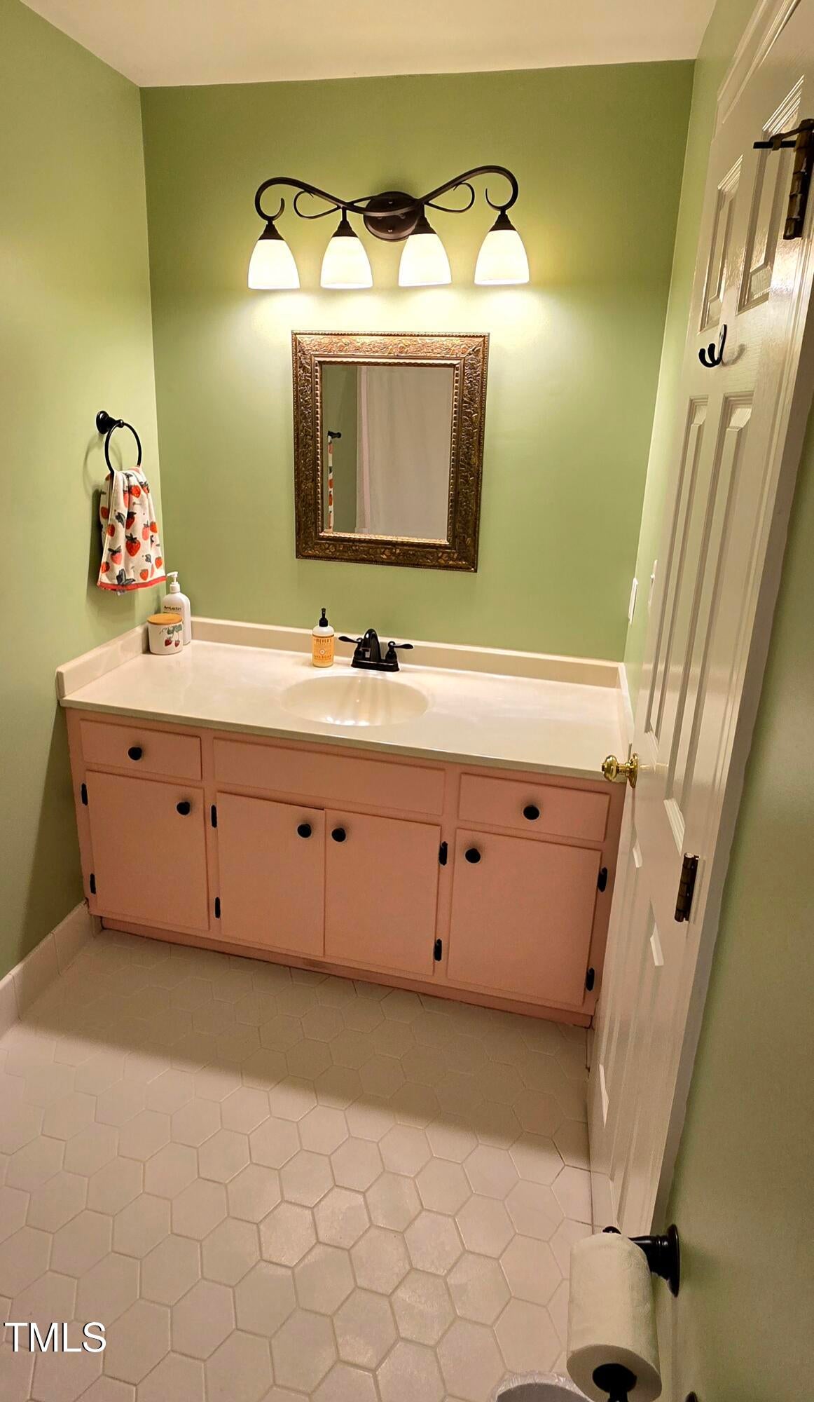 Rocky Mount, North Carolina, 27804, United States, 4 Bedrooms Bedrooms, ,5 BathroomsBathrooms,Residential,For Sale,1900996
