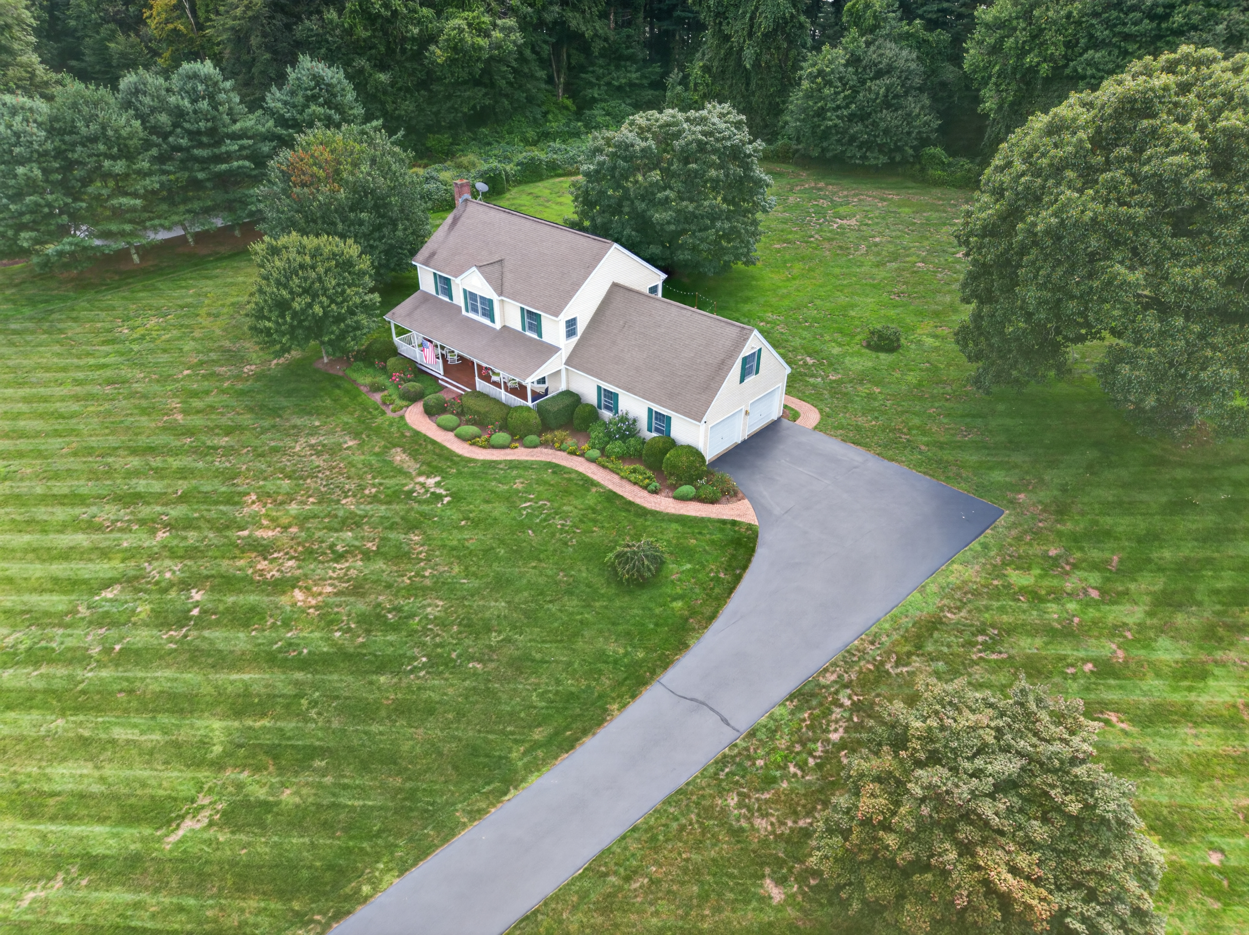 Classic Custom Colonial on Over 2 Private Acres - 物件實景