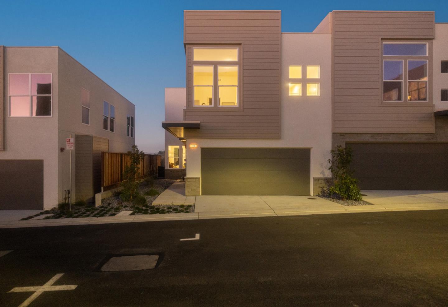 Pacifica, California, 94044, United States, 3 Bedrooms Bedrooms, ,3 BathroomsBathrooms,Residential,For Sale,2001839