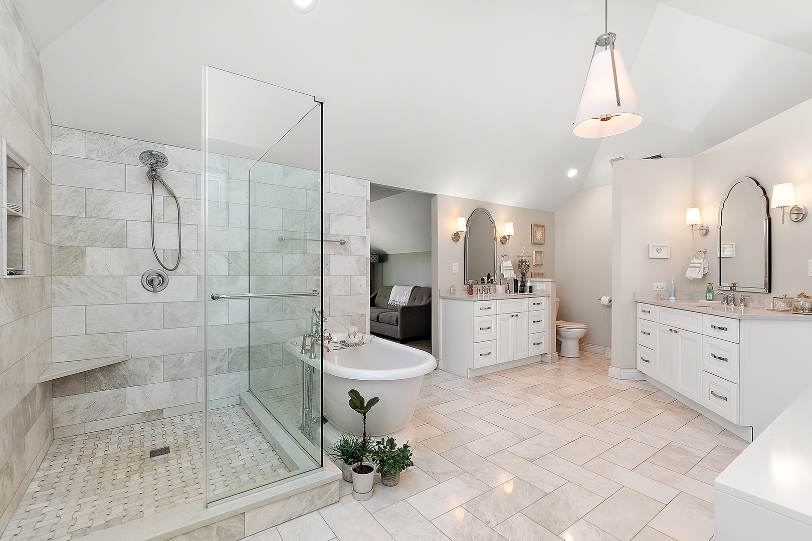Orland Park, Illinois, 60467, United States, 5 Bedrooms Bedrooms, ,3 BathroomsBathrooms,Residential,For Sale,1937885