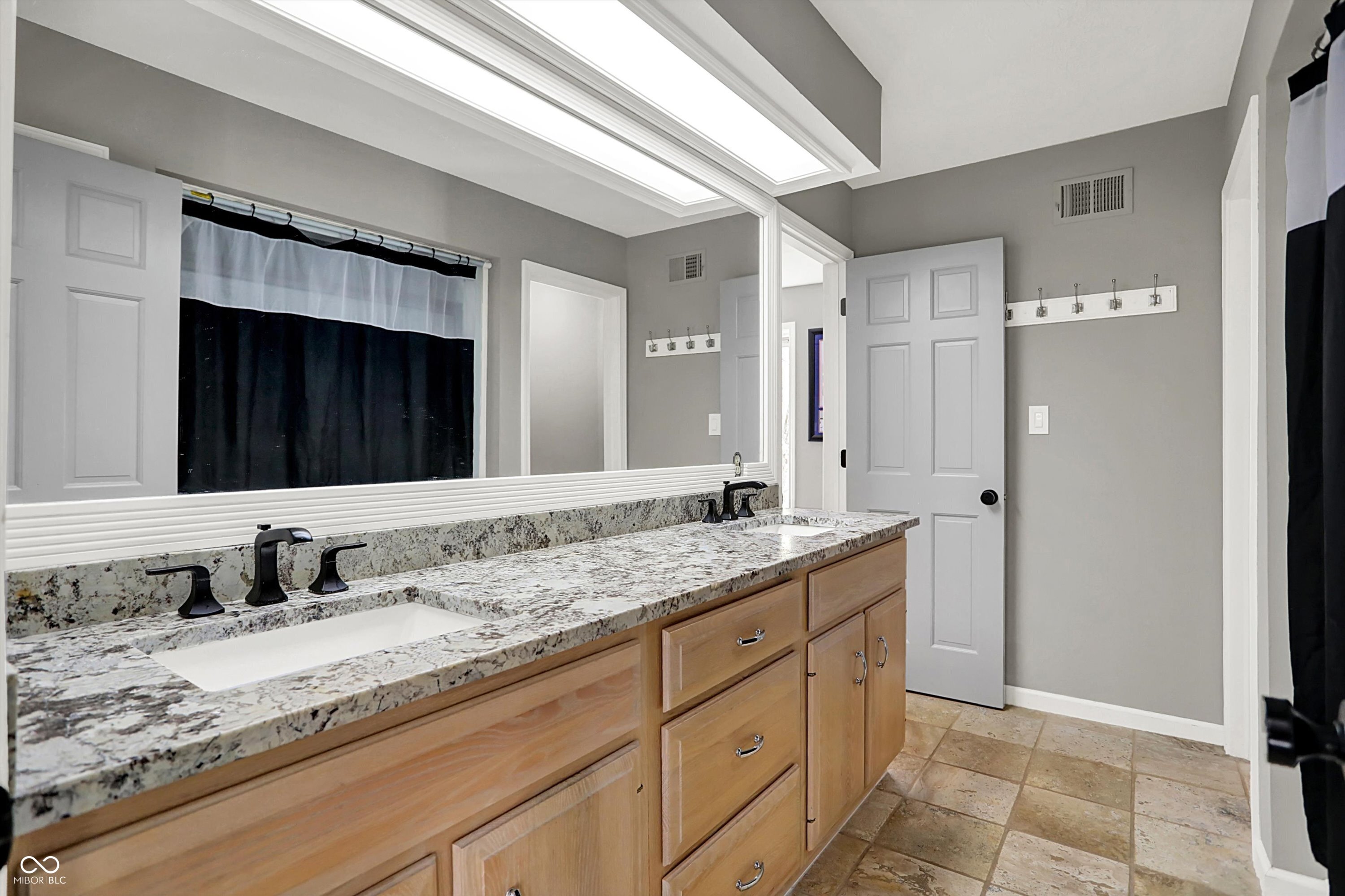 Trafalgar, Indiana, 46181, United States, 4 Bedrooms Bedrooms, ,4 BathroomsBathrooms,Residential,For Sale,1981773