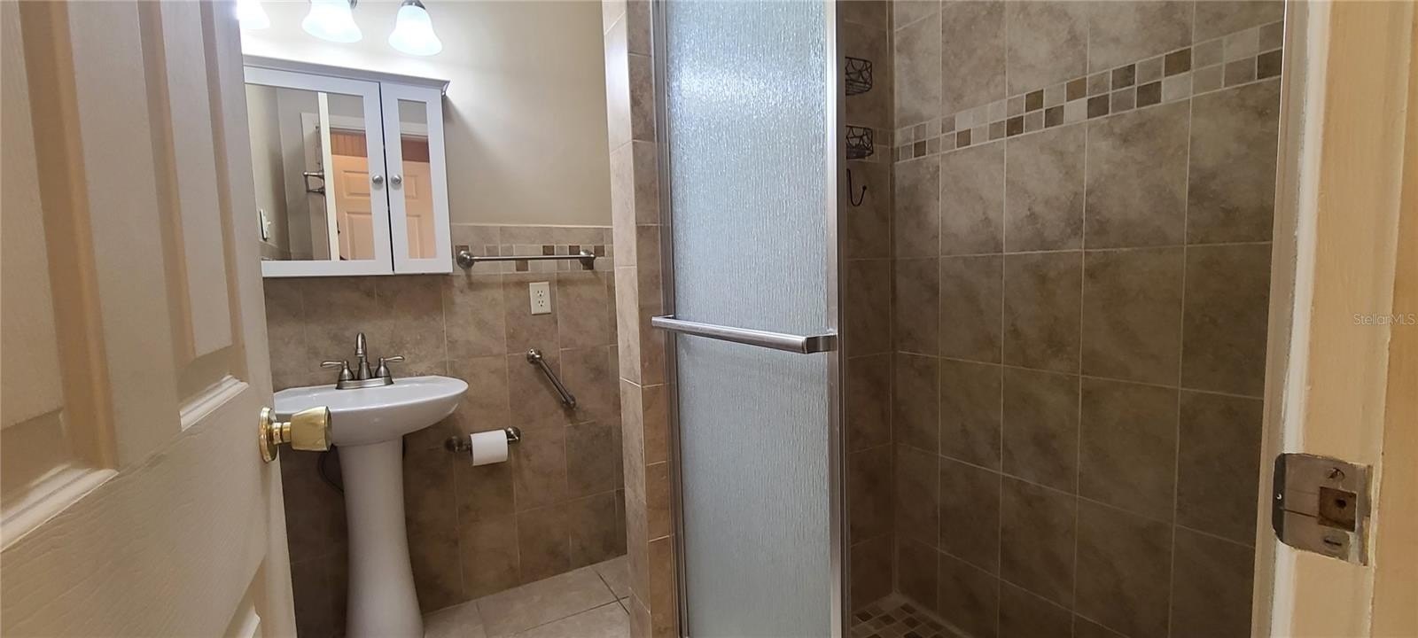 CLEARWATER, Florida, 33765, United States, 5 Bedrooms Bedrooms, ,3 BathroomsBathrooms,Residential,For Sale,2006178