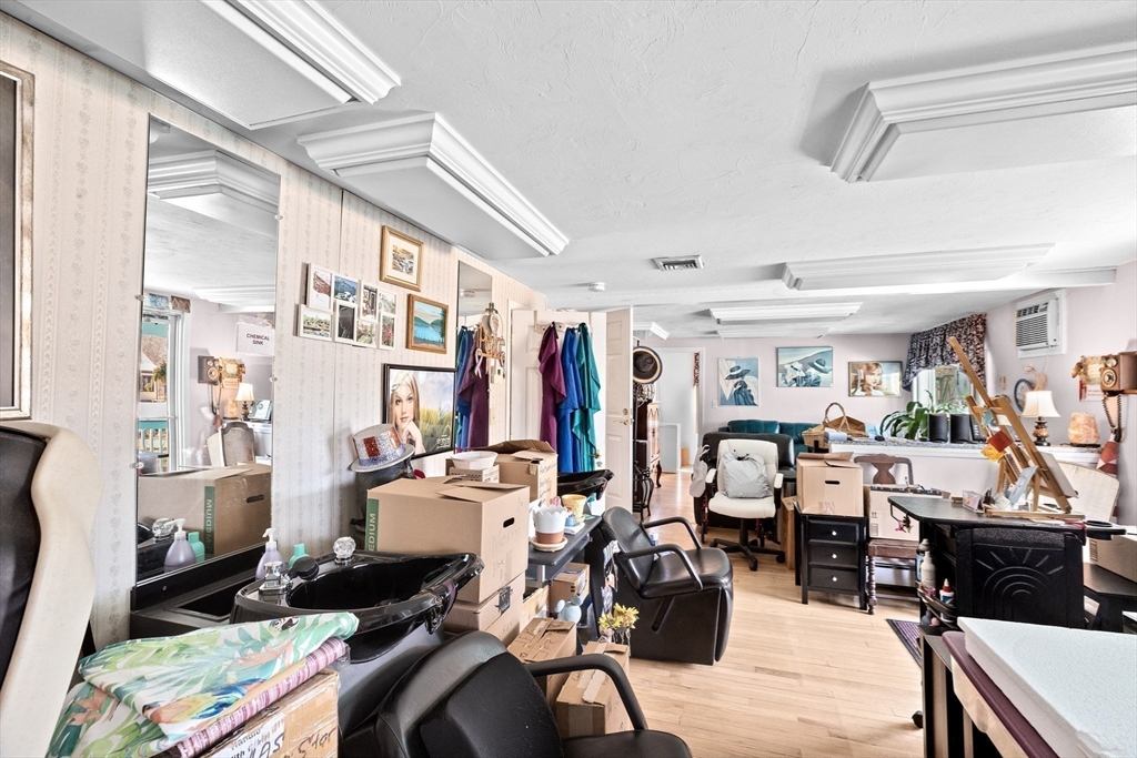 Easton, Massachusetts, 02375, United States, 3 Bedrooms Bedrooms, ,3 BathroomsBathrooms,Residential,For Sale,1975214