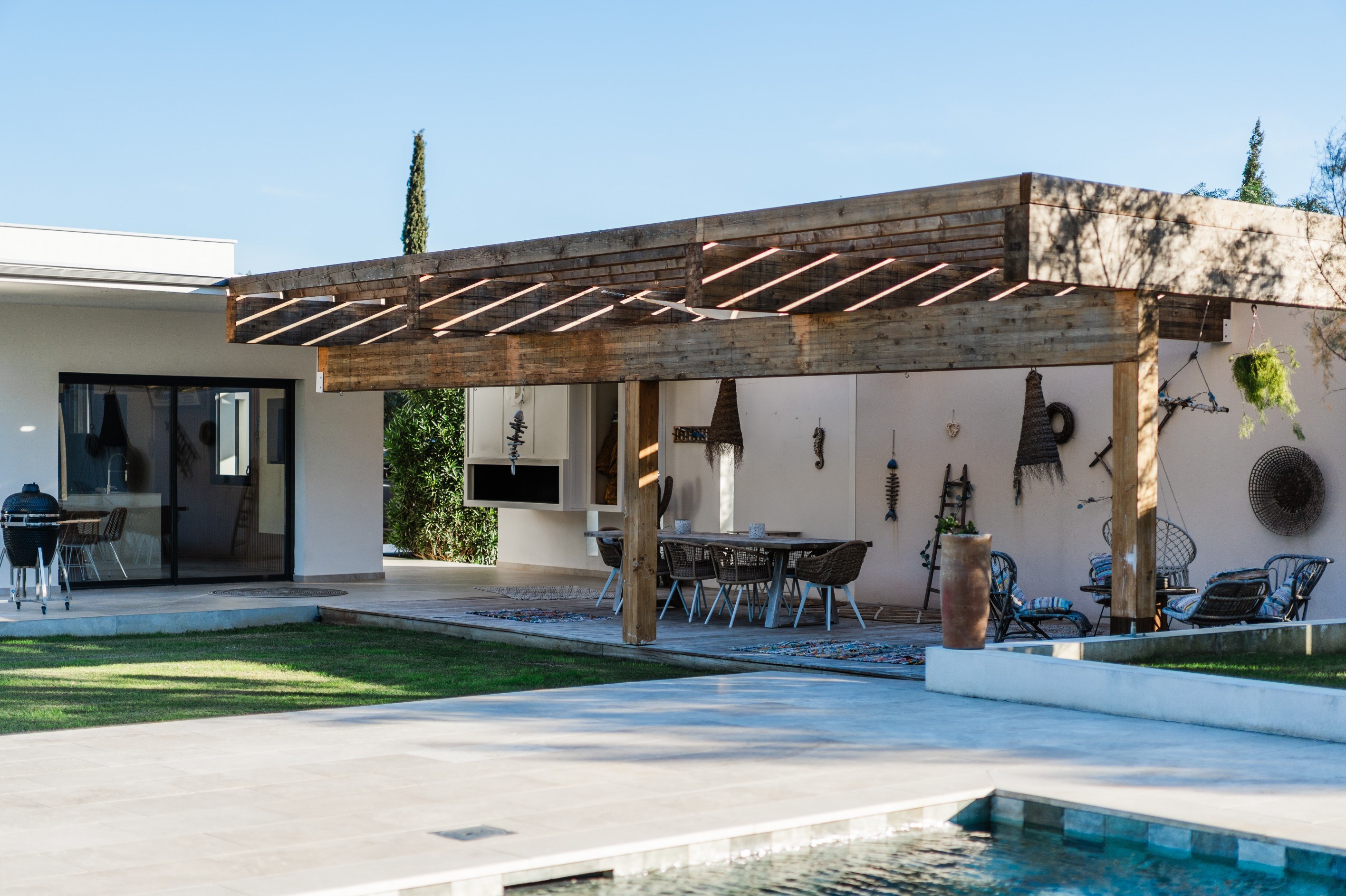  Contemporary house - pool - garage - 物件實景