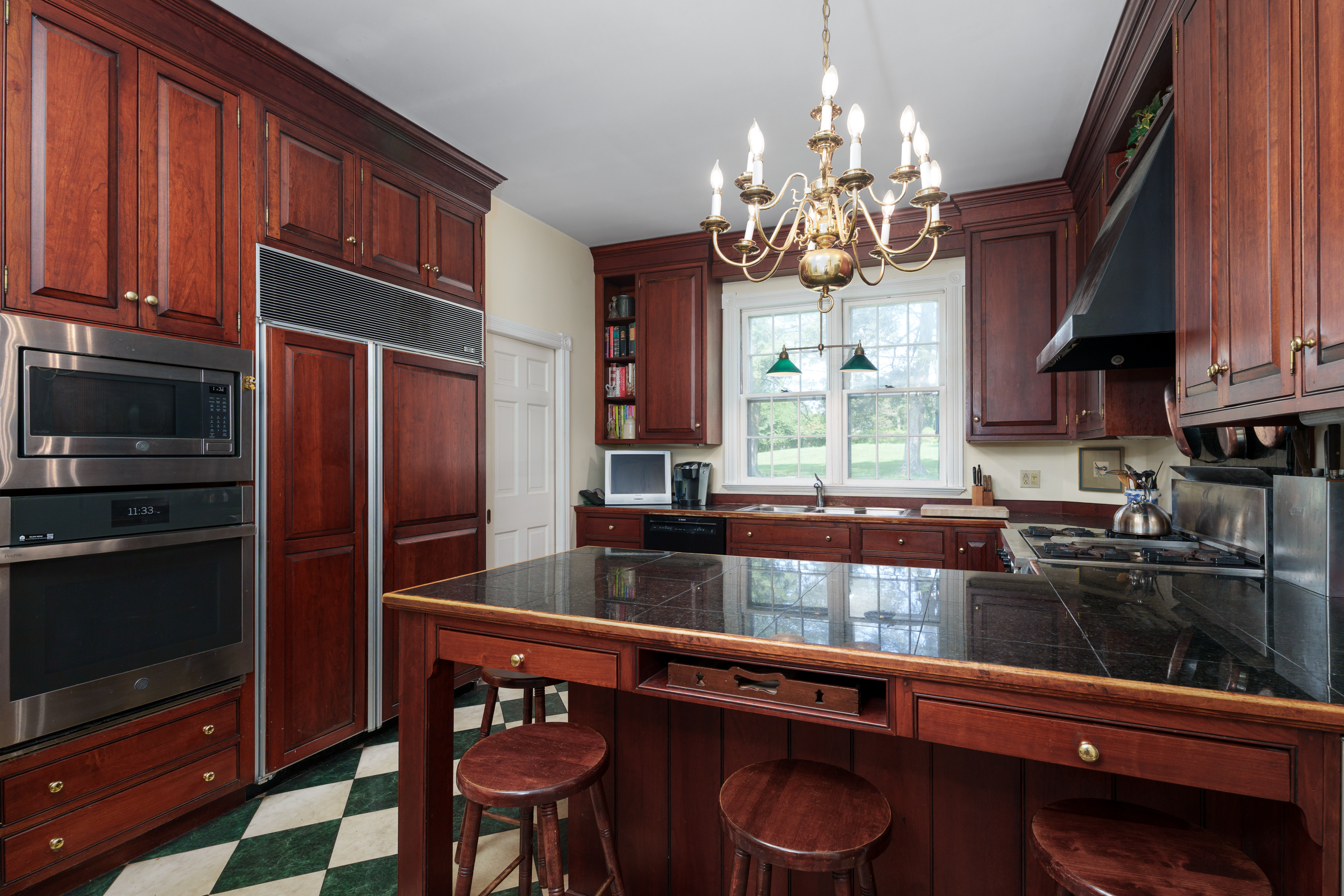  Historic Elegance Meets Everyday Living on Two Beautiful Acres - 物件實景