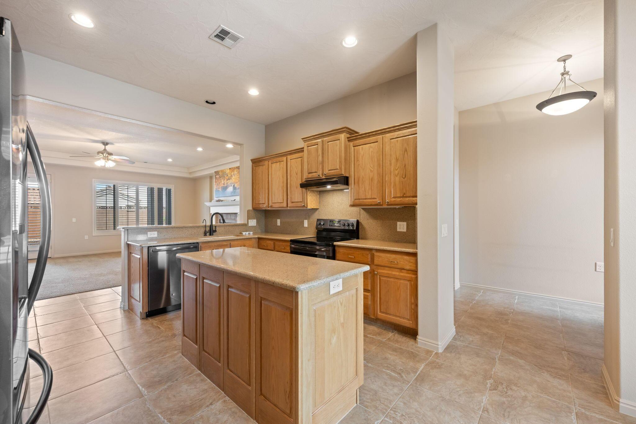 St George, Utah, 84790, United States, 4 Bedrooms Bedrooms, ,3 BathroomsBathrooms,Residential,For Sale,1942766