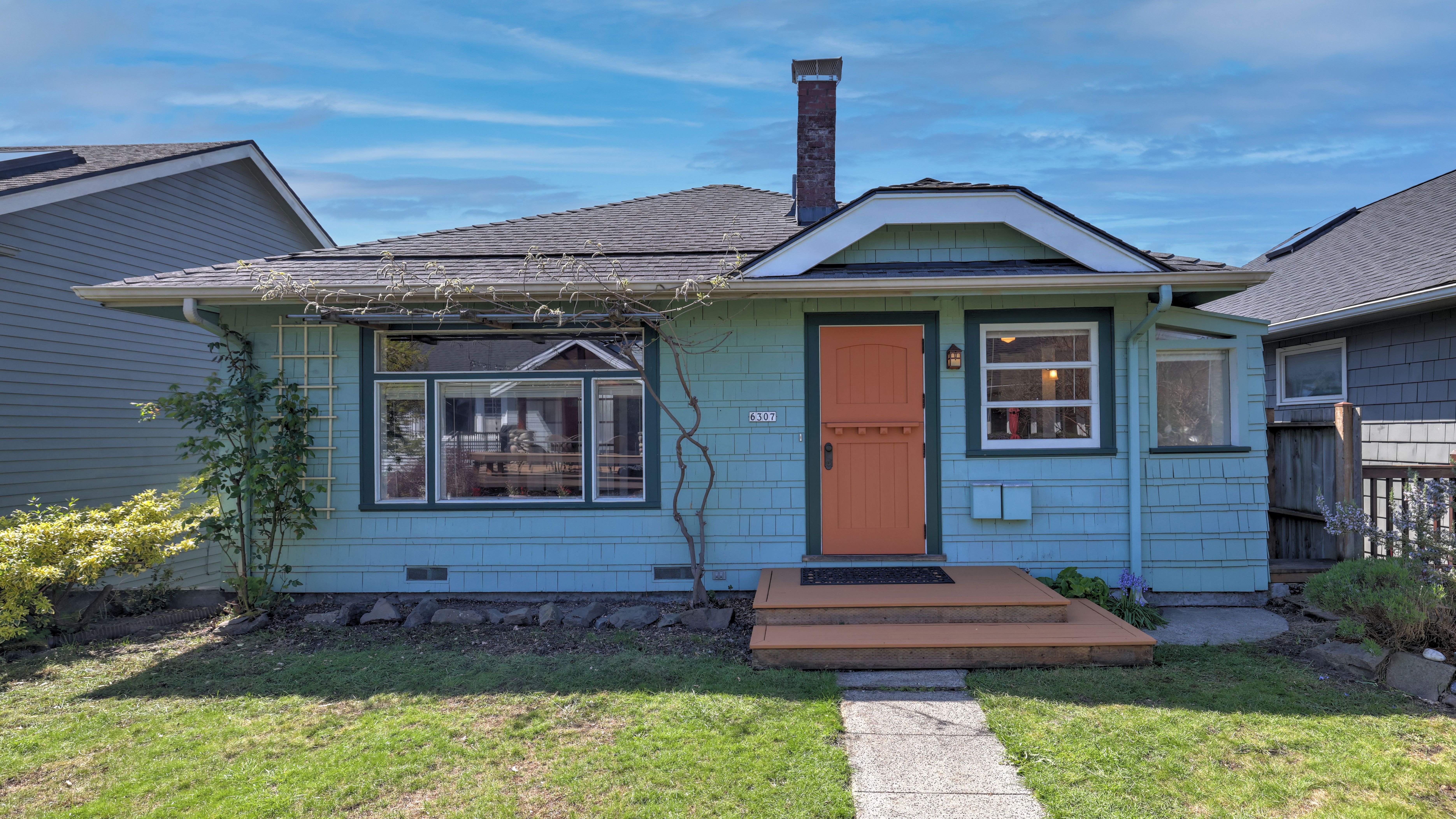 6307 SW Marguerite Ct, Seattle, WA 98116 
