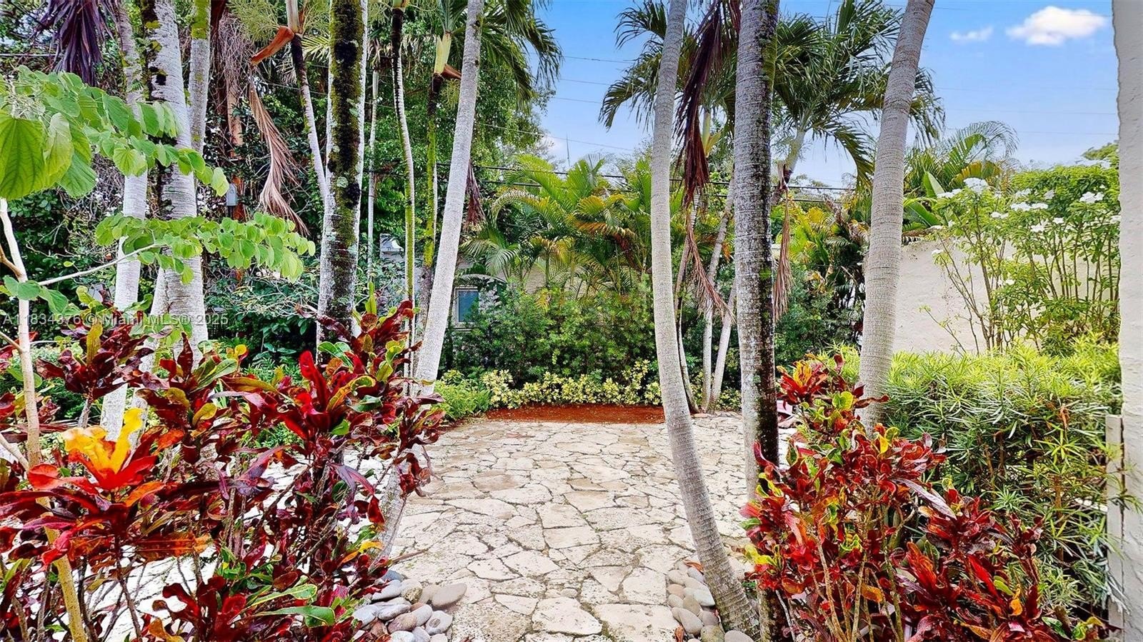 Coral Gables, Florida, 33134, United States, 2 Bedrooms Bedrooms, ,2 BathroomsBathrooms,Residential,For Sale,1989880